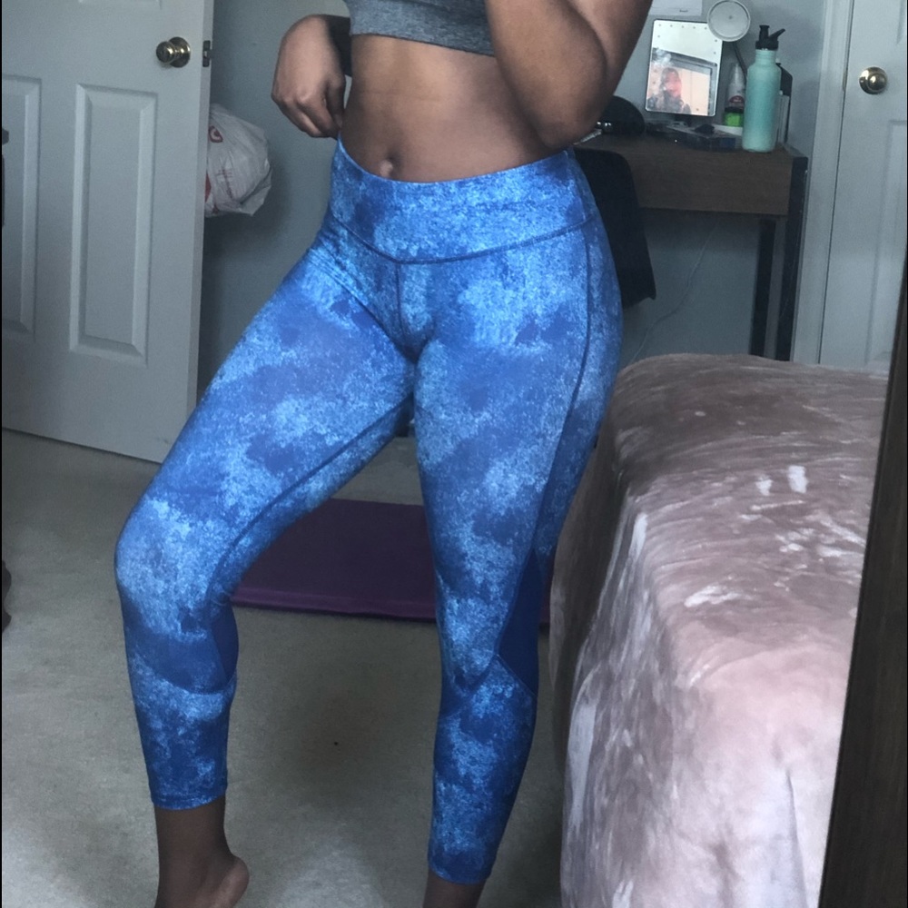 Blue Mesh Cropped Athletic Leggings
